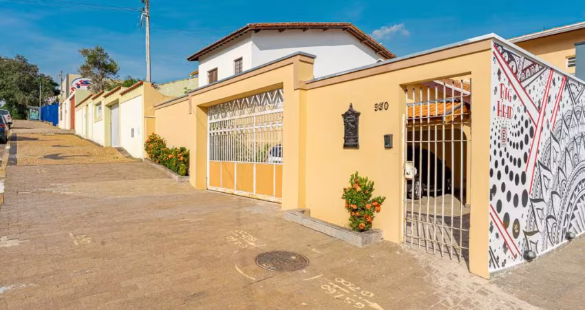 Atraente sobrado para venda com 3 quartos, sendo 1 suíte, 265m²
