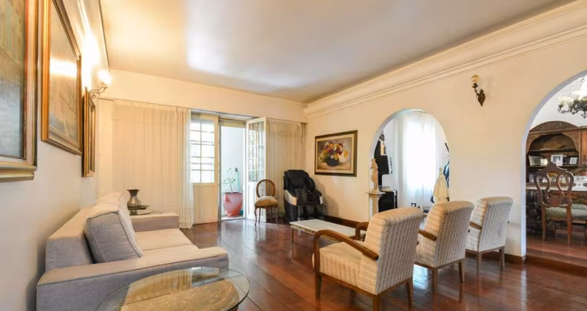 Versátil apartamento tipo para venda com 3 quartos, sendo 1 suíte, 292m²