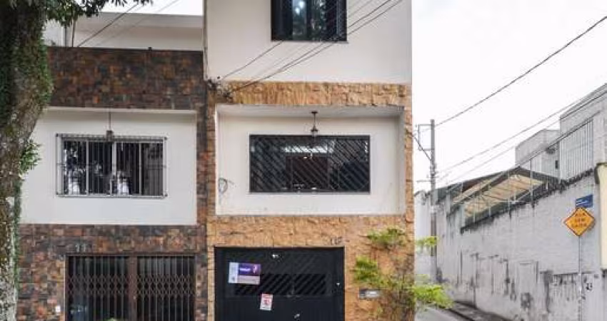 Excelente sobrado para venda com 3 quartos, sendo 1 suíte, 181m²