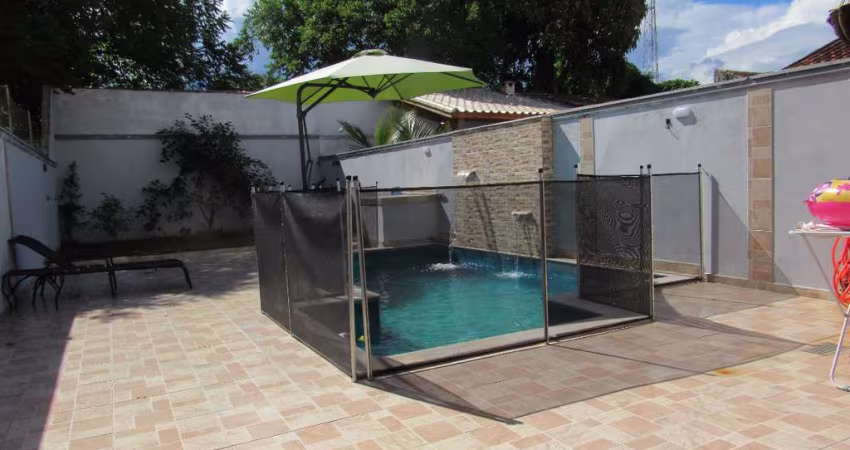 Confortável sobrado para venda com 3 quartos, sendo 1 suíte, 107m²