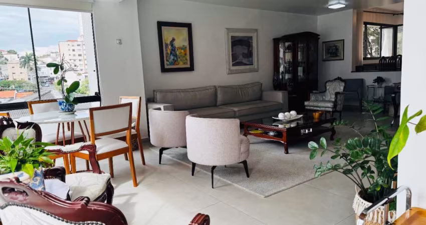 Aconchegante apartamento tipo para venda com 4 quartos, sendo 3 suítes, 207m²
