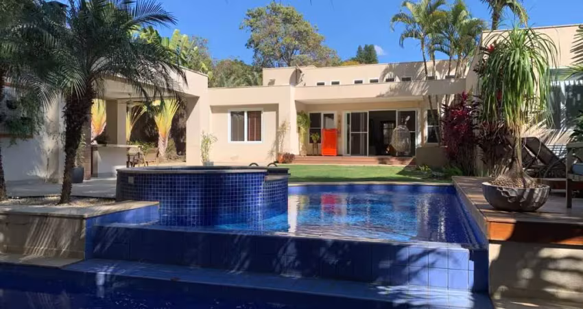 Casa no condomínio condomínio ipê velho para venda com 5 quartos, sendo 4 suítes, 421m²