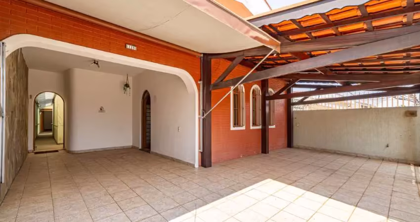 Funcional casa tipo para venda em jardim chapadão com 3 quartos, sendo 1 suíte, 239m²