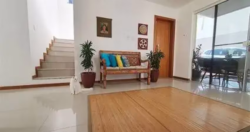 Vendo excelente casa duplex 4/4 em condominio em ipitanga