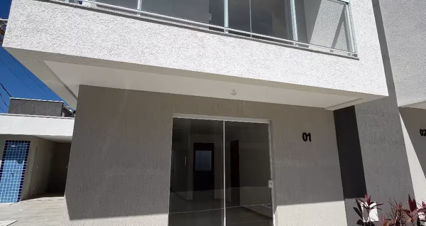 Vendo duplex 3/4 com duas suítes - com 1/4 térreo .