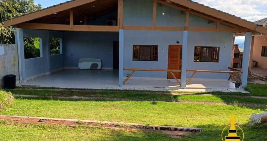 Casa com 3 dormitórios à venda, 150 m² por R$ 650.000 - Vitória Régia - Condomínio Mountain Village - Atibaia/SP
