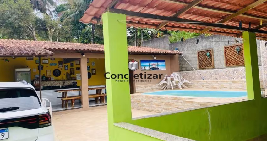 Imperdível oportunidade: Casa à venda em Guarapari-ES, bairro Paturá, com 2 quartos, 1 suíte, 1 sala, 2 banheiros, 5 vagas de garagem, 190m² de área.