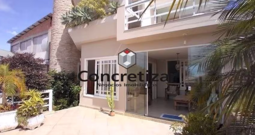 Imperdível casa à venda em Anchieta-ES, com 3 quartos, 1 suíte, 2 salas, 2 banheiros, 2 vagas de garagem e 350,00 m² de área.