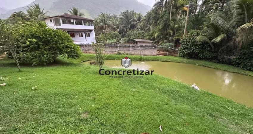 Chácara de alto padrão à venda em Guarapari-ES, bairro Comunidade Urbana de Jaboti: 4 quartos, 1 suíte, 3 salas, 4 banheiros, 2 vagas de garagem, 230m².