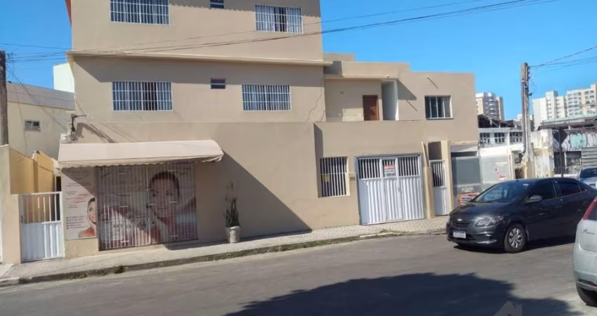 Imperdível! Casa comercial à venda em Guarapari-ES, bairro Muquiçaba, com 5 quartos, 5 suítes, 5 salas e 700m².