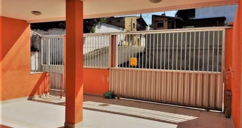 Casa Triplex  à venda no Bairro São Judas Tadeu - Guarapari-ES