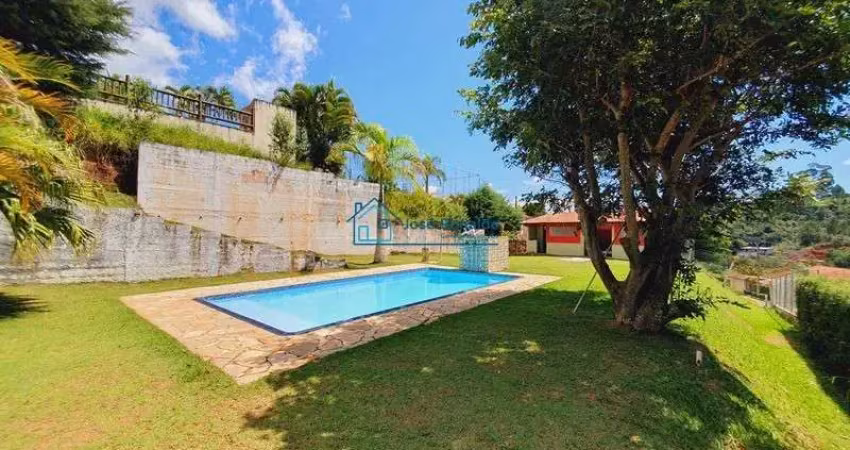 Chácara com 1400 metros de terreno, piscina, condomínio, região de atibaia