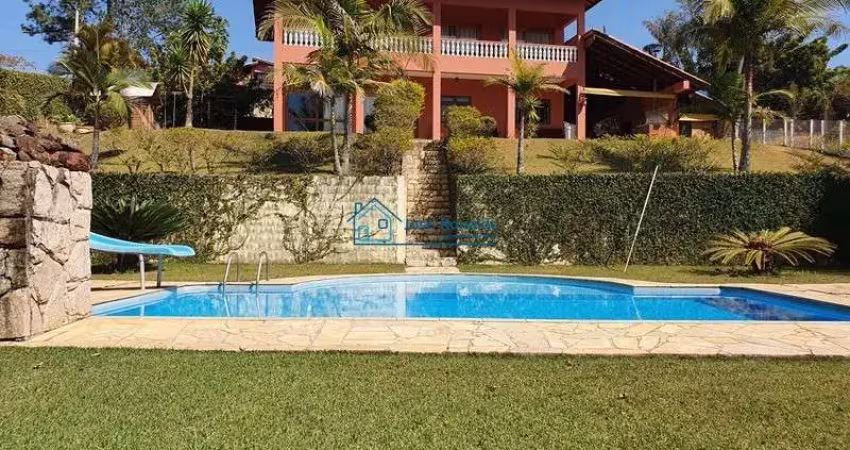 Chácara formada com lago, piscina e campo de futebol, aceita imóvel como parte de pagamento.