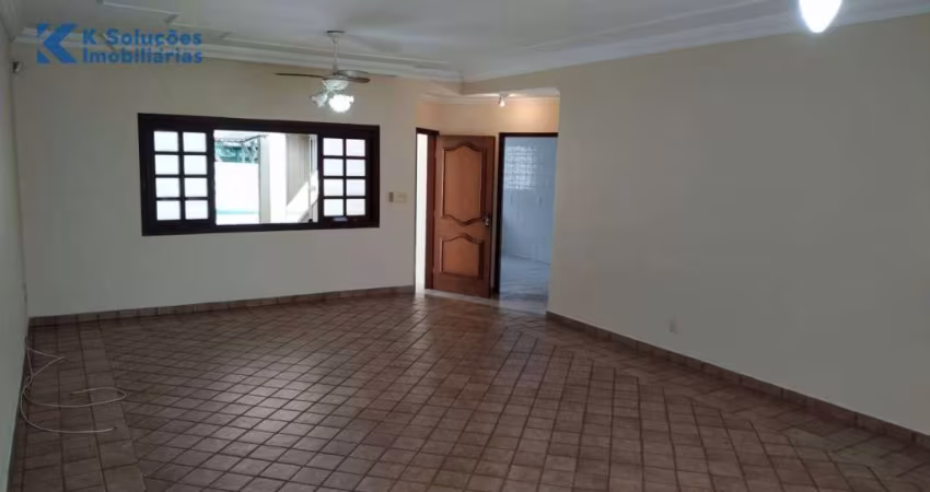 Casa com 3 dormitórios à venda, 200 m² por R$ 850.000,00 - Parque Jardim Europa - Bauru/SP
