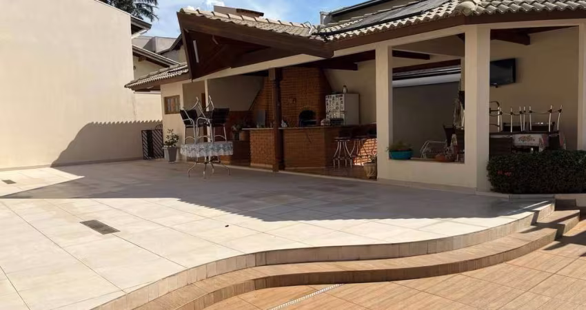 Casa com 3 dormitórios à venda, 350 m² por R$ 2.200.000,00 - Villaggio I - Bauru/SP