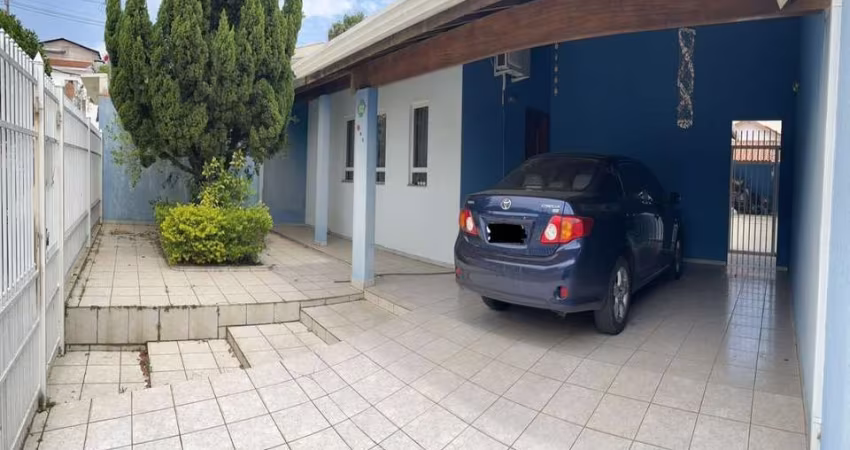 CASA A VENDA NO ALTO DA COLINA