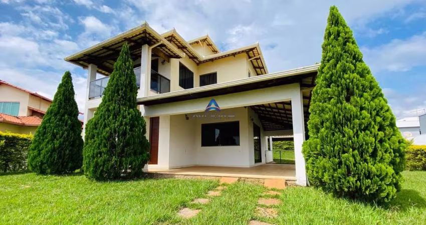 Casa exuberante em Igarapé MG, 04 quartos, condomínio Serra Verde.