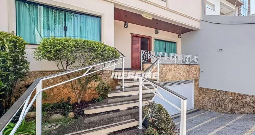 Sobrado com 3 dormitórios à venda, 440 m² por R$ 3.190.000,00 - Olímpico - São Caetano do Sul/SP