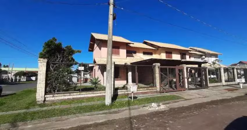 Casa com 2 quartos à venda na Zona Nova, Tramandaí 