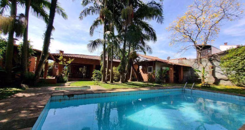 Casa terrea com 4 dormitórios, 3 suítes à venda, 350 m² por R$ 2.000.000 - Jardim da Glória - Cotia/SP