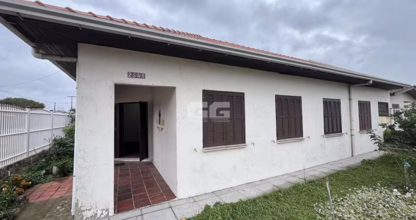 CIDREIRA - CASA DE ESQUINA COM 6 DORMITÓRIOS A VENDA NA PRAIA