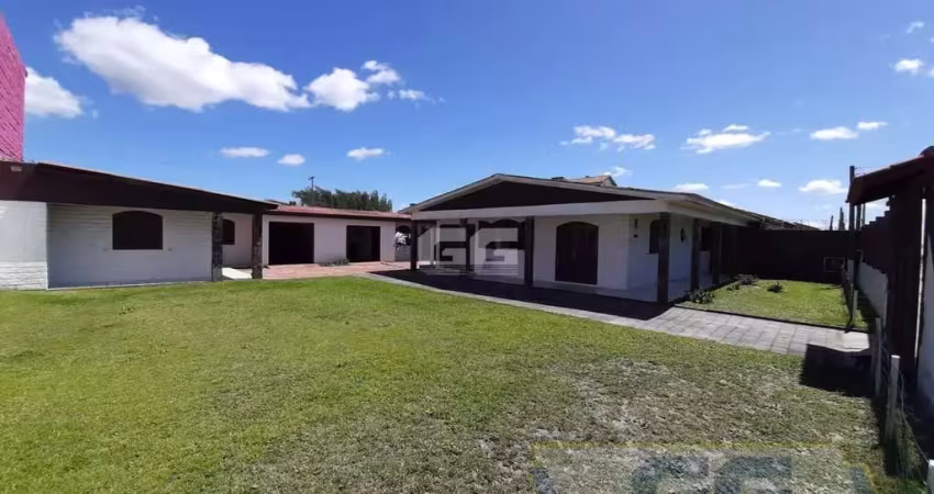 Cidreira/rs - casa com 5 dormitórios sendo 1 suite para venda