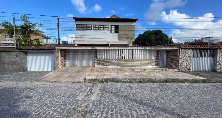 CASA SOBRADO 1° ANDAR COM 5 QTS 2 SUÍTES 5 BANHEIROS NO CORDEIRO:
