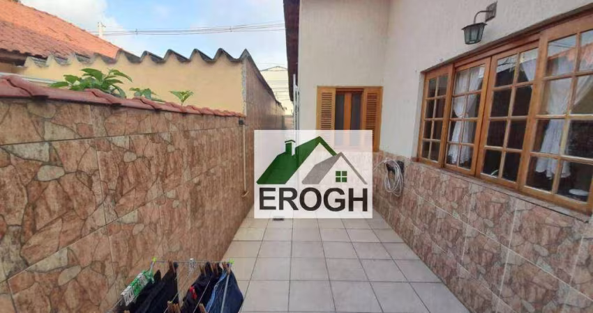 Casa com 3 dormitórios à venda, 184 m² por R$ 745.000,00 - Vila São Pedro - Santo André/SP