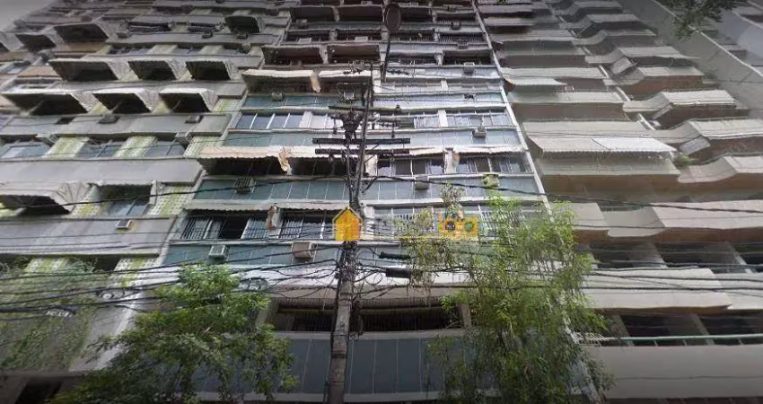 Apartamento 2 Qtos em frente ao Campo de São Bento, Icaraí, Niterói.