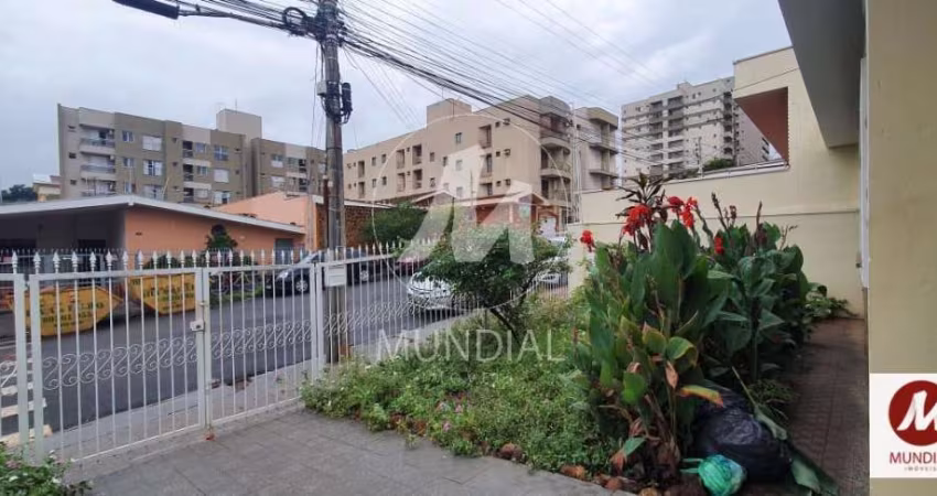 Casa (térrea na rua) 3 dormitórios, cozinha planejada