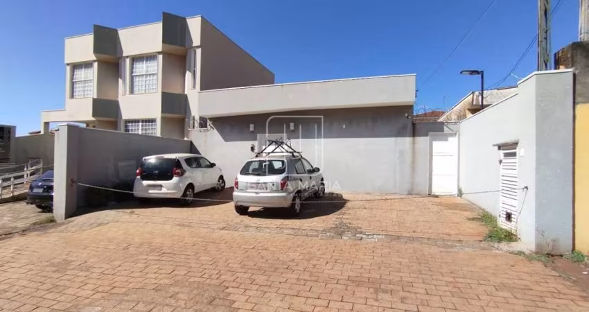 Casa (térrea na rua) 3 dormitórios/suite, cozinha planejada