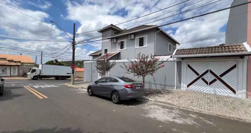 Sobrado com 3 dormitórios à venda, 229 m² por R$ 990.000,00 - Jardim Regente - Indaiatuba/SP