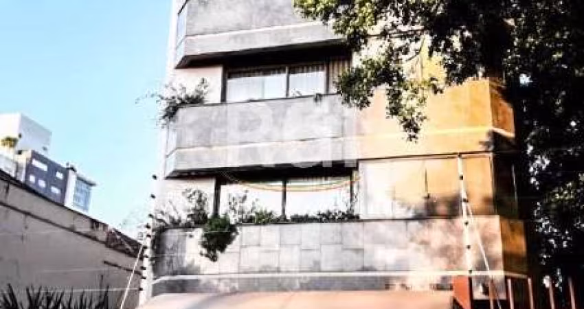 Excelente cobertura semi mobiliada, com móveis de alto padrão, próximo a Rua Casemiro de Abreu, localizada no ponto mais alto do bairro Auxiliadora.&lt;BR&gt;&lt;BR&gt; Com 3 vagas de garagem, 1 suíte