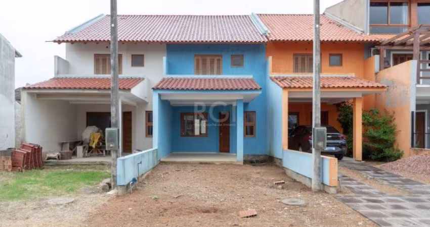 Excelente casa com 3 dormitórios, sendo uma suíte com sacada. Você pode contar também com um amplo living que integra a sala de estar à sala de jantar, lavabo, cozinha americana, banheiro social que a