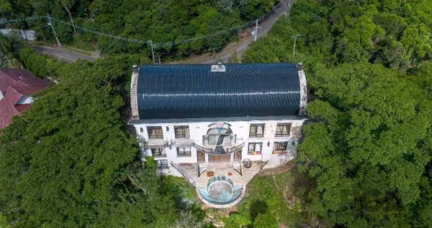 Vista definitiva para o Guaíba e luxo em cada detalhe! &lt;BR&gt;&lt;BR&gt;Em um dos bairros mais exclusivos de Porto Alegre, o Teresópolis, conheça esta casa incrível :&lt;BR&gt;? 1000 m² de pura con
