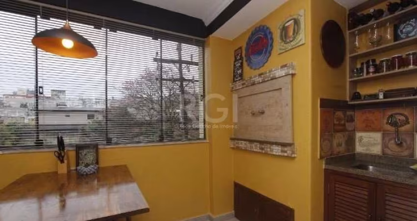 APARTAMENTO 3 DORMITÓRIOS SENDO 1 SUÍTE, 1 VAGA COBERTA E ESCRITURADA, SACADA E CHURRASQUEIRA.&lt;BR&gt;Lindo e espaçoso apartamento com 102,72m² de área privativa, composto de 3 dormitórios sendo 1 s