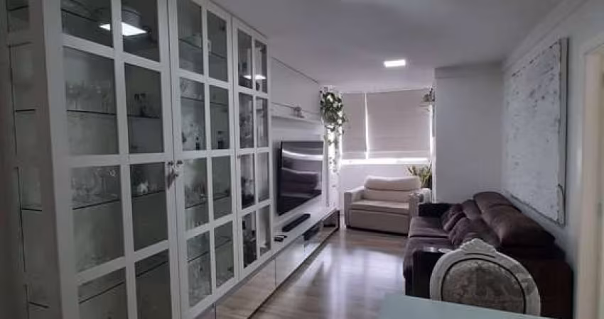 Impecável apartamento com 3 dormitórios e uma suíte no bairro Santana em Porto Alegre. Living dois ambientes com sacada integrada. Móveis planejados de excelente qualidade. Aparelhos de ar condicionad