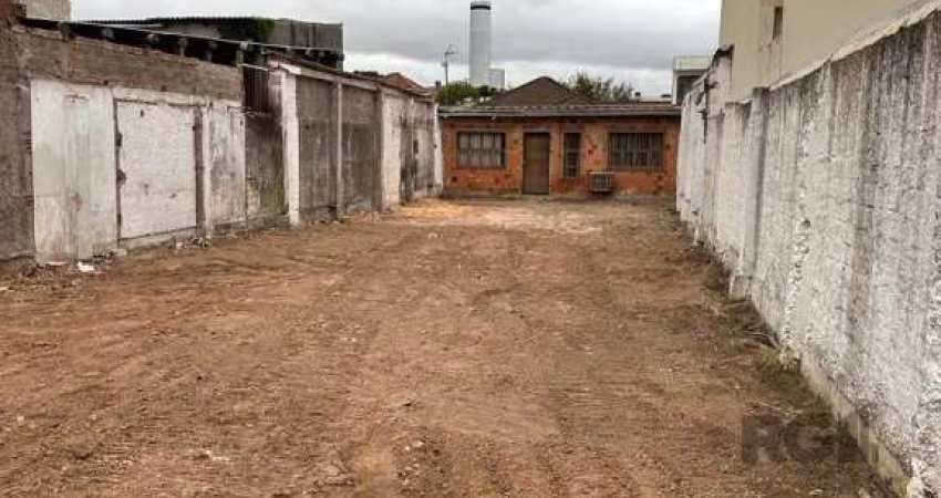 Terreno Comercial à Venda no Bairro São João!&lt;BR&gt;Oportunidade única de adquirir um terreno comercial, localizado no Bairro São João, em uma área movimentada e estratégica.&lt;BR&gt;&lt;BR&gt;Car