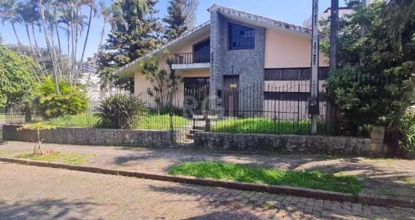 Casa de Esquina Comercial e Residencial no Jardim Lindóia!&lt;BR&gt;Venha conhecer essa incrível casa de esquina, localizada no bairro Jardim Lindóia, que oferece a possibilidade de ser utilizada como