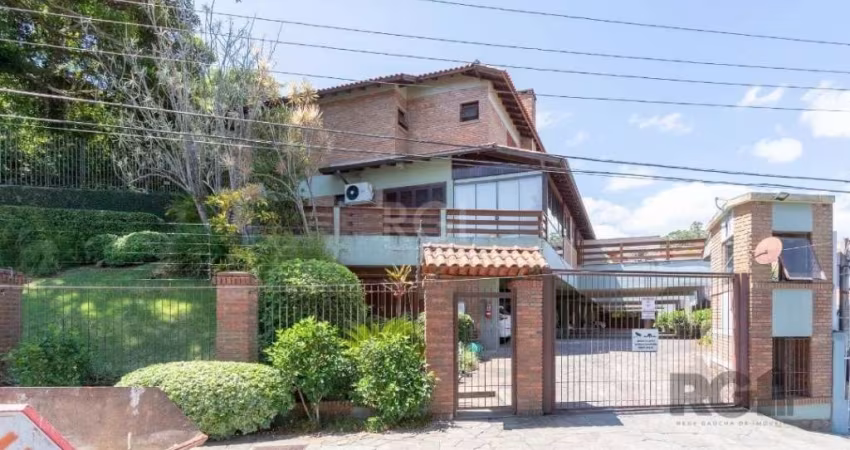 Descubra o seu novo lar no charmoso Jardim Isabel! &lt;BR&gt;Esta incrível casa em condomínio oferece aos seus moradores uma localização privilegiada em Porto Alegre, com fácil acesso a comércios e se
