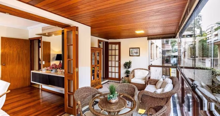 Vende-se apartamento 3 dormitórios, sendo 1 suíte master, 2 vagas(lado a lado), living em 2 ambientes, com lareira, lavabo,  banheiro auxiliar, banheiro social, sacada ampla integrada e fechada, espaç