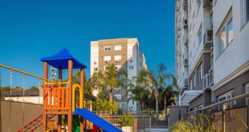 Apartamento de 2 dormitórios, sendo uma suíte, ambos banheiros com ventilação natural, cozinha com churrasqueira, andar alto, vaga de garagem coberta. Condomínio conta com piscina adulto e infantil, b