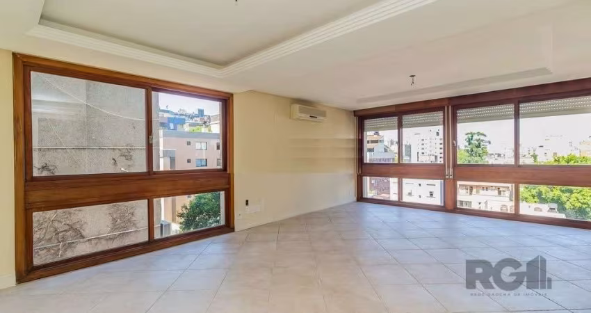 Aproveite esta oportunidade de adquirir um excelente apartamento de 197m², com 3 quartos, sendo 1 suíte, 2 banheiros sociais, 2 vagas de garagem. Localizado no bairro Auxiliadora, este imóvel possui i