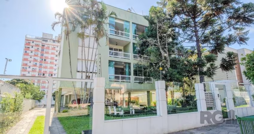 Apartamento com 70,37m², 2 dormitórios, de casal com sacada, living para 2 ambientes com sacada, cozinha, área de serviço, banheiro social, banheiro auxiliar, vaga escriturada e coberta, orientação so