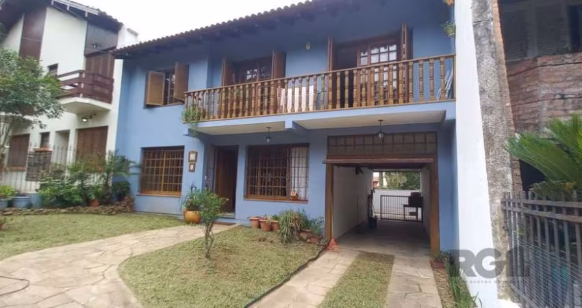 Casa com 4 dormitórios no bairro Jardim Isabel &lt;BR&gt;&lt;BR&gt;Ótima casa reformada rescentemente com recuo ajardinado e pátio nos fundos. &lt;BR&gt;&lt;BR&gt;Térreo com living em dois ambientes b
