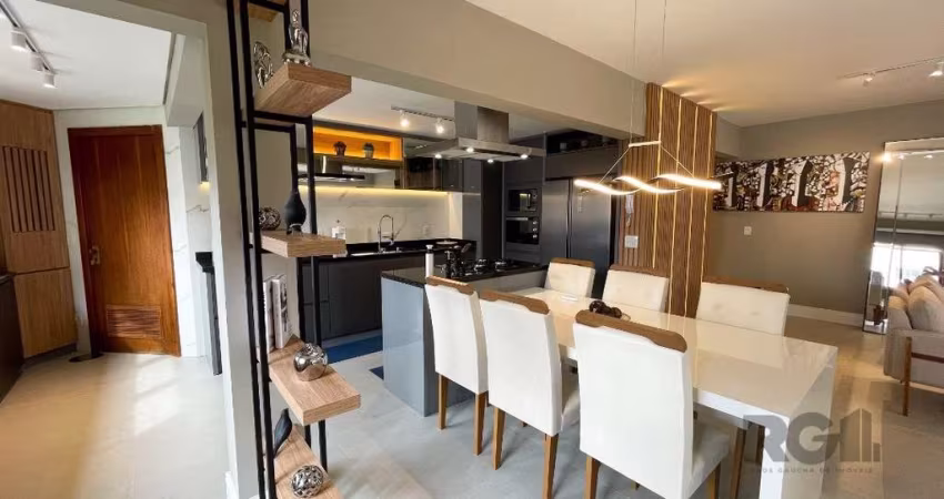 Localizado no elegante bairro de Petrópolis, em Porto Alegre, este apartamento no Le Corbusier é uma definição de luxo e sofisticação. Com 148 m² de área privativa e uma extensão total de 250 m², o im