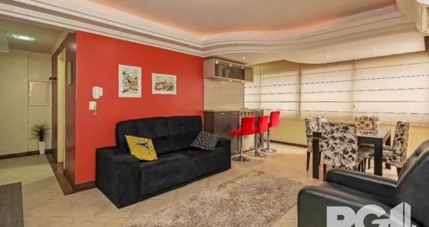 Apartamento mobiliado, em frente ao colégio Santa Dorotéia.&lt;BR&gt;&lt;BR&gt;Com 95 m² muito bem distribuídos, o imóvel conta com 3 dormitórios, sendo um suíte. O living amplooferece excelente ilumi