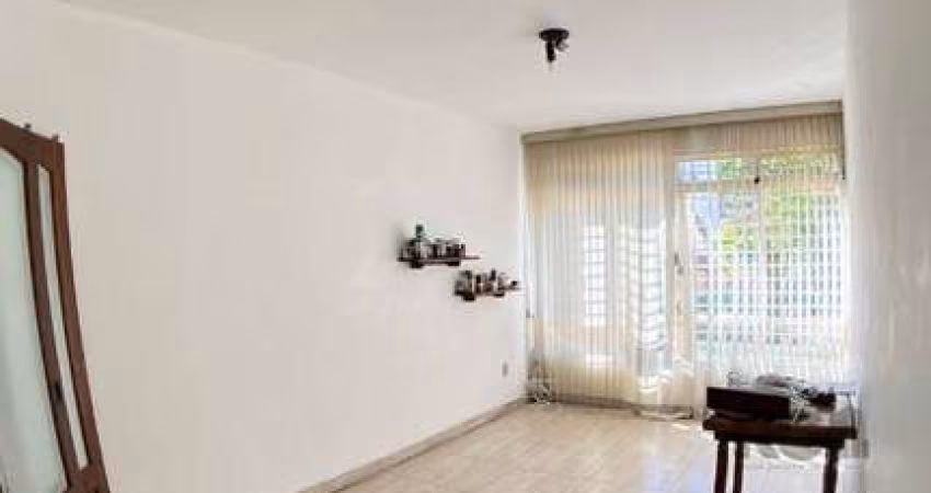 Apartamento de 3 dormitórios,  2 banheiros sendo um suíte, vaga de garagem, bem localizado. Próximo a Protásio Alves e da Av. Nilópolis. Próximo de mercados, escolas, creches, farmácias, etc.