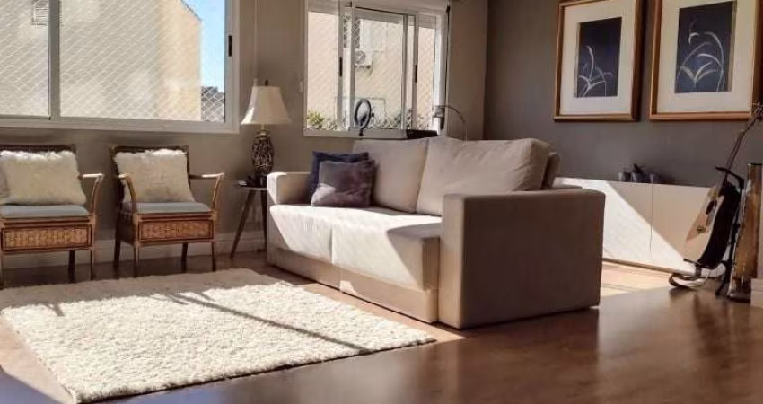 Lindo Apartamento de 2 Dormitórios No Condomínio Terra Nova Vista Alegre! Venha conhecer este maravilhoso apartamento projetado por arquiteto, no 2º andar, com vista livre e 69m² de puro conforto. Tra