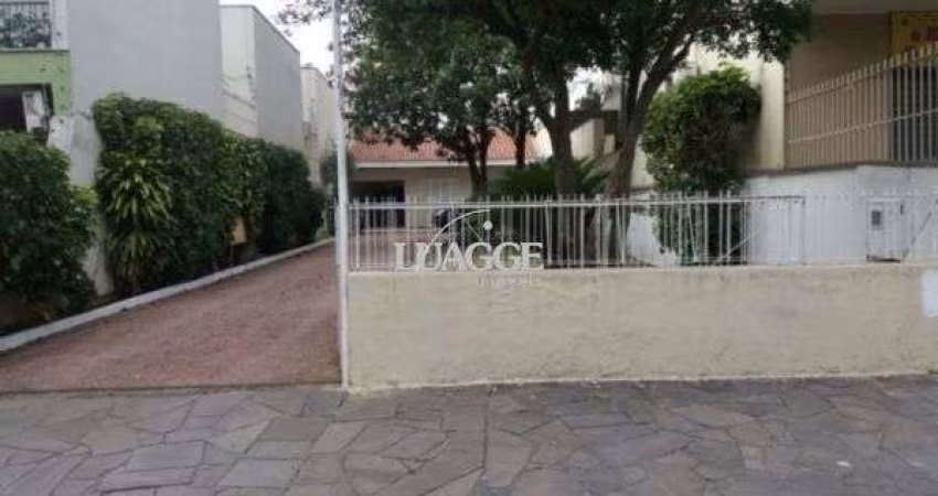 Casa para Venda - 435.6m², 2 dormitórios, 3 vagas - Cristo Redentor